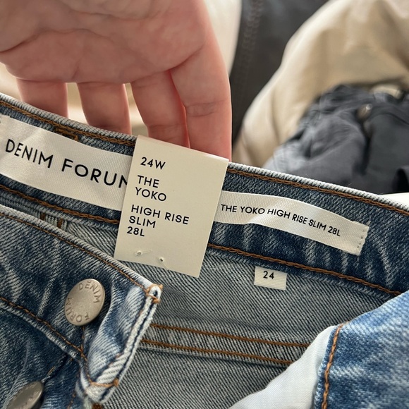 NWT Aritzia Denim Forum The Yoko High Rise Slim Light Wash Jeans Size 24W 28L - Picture 11 of 13